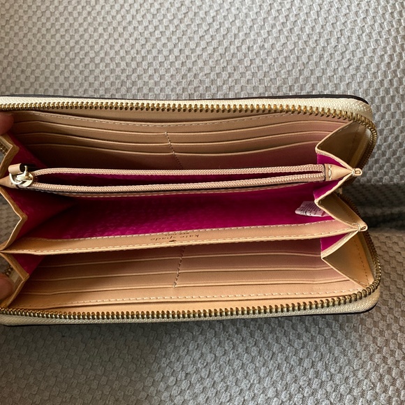 Kate Spade Wallet - Picture 3 of 3